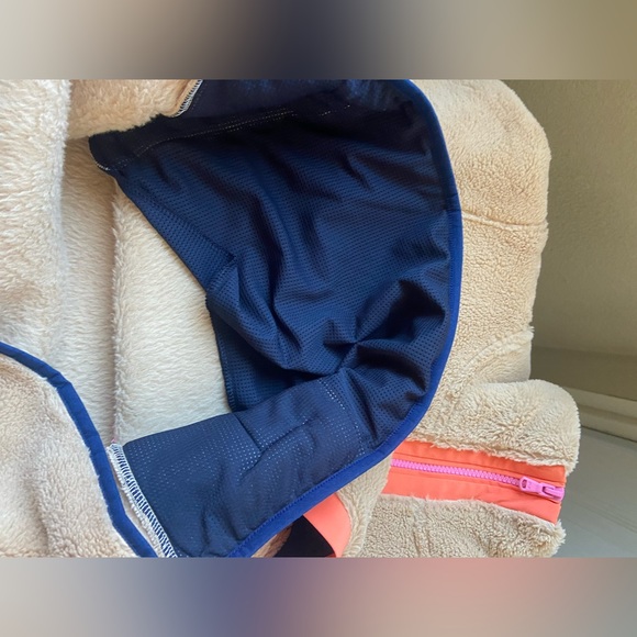 NWOT Vineyard Vines Colorblock SuperShep Fleece Pullover - Picture 6 of 7